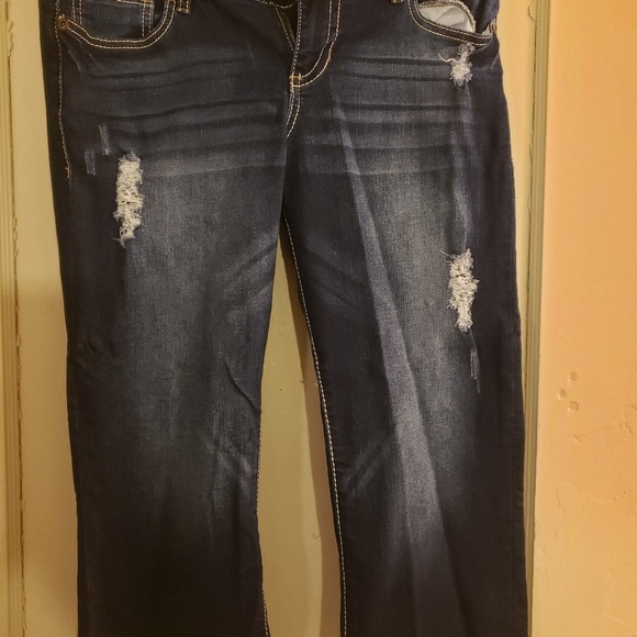 Capris - Picture 3 of 4